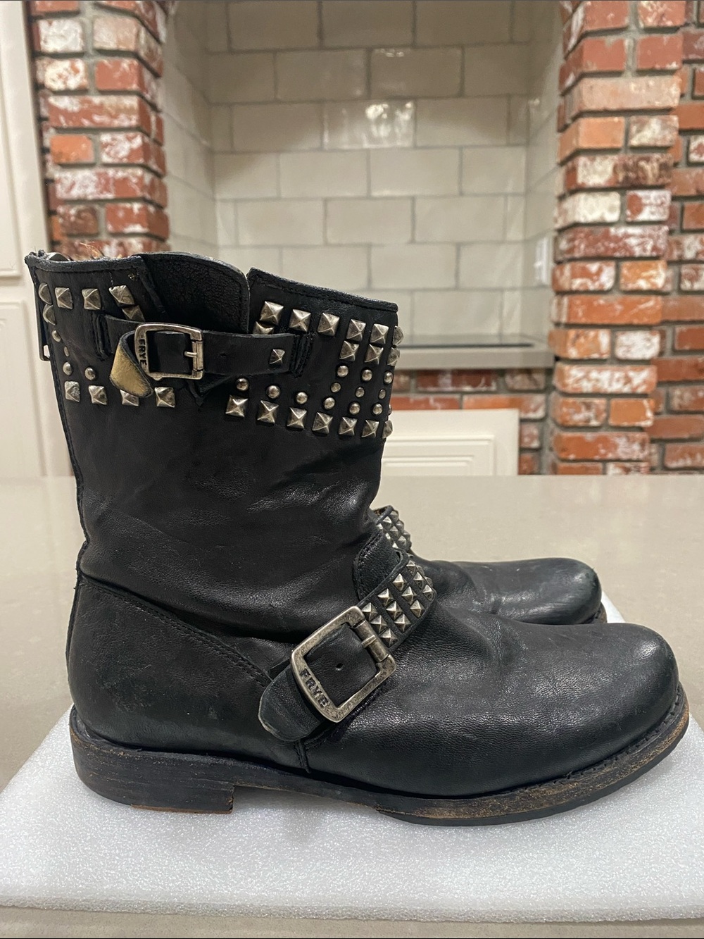 studded FRYE engineer boot womens 9/9.5 black leather